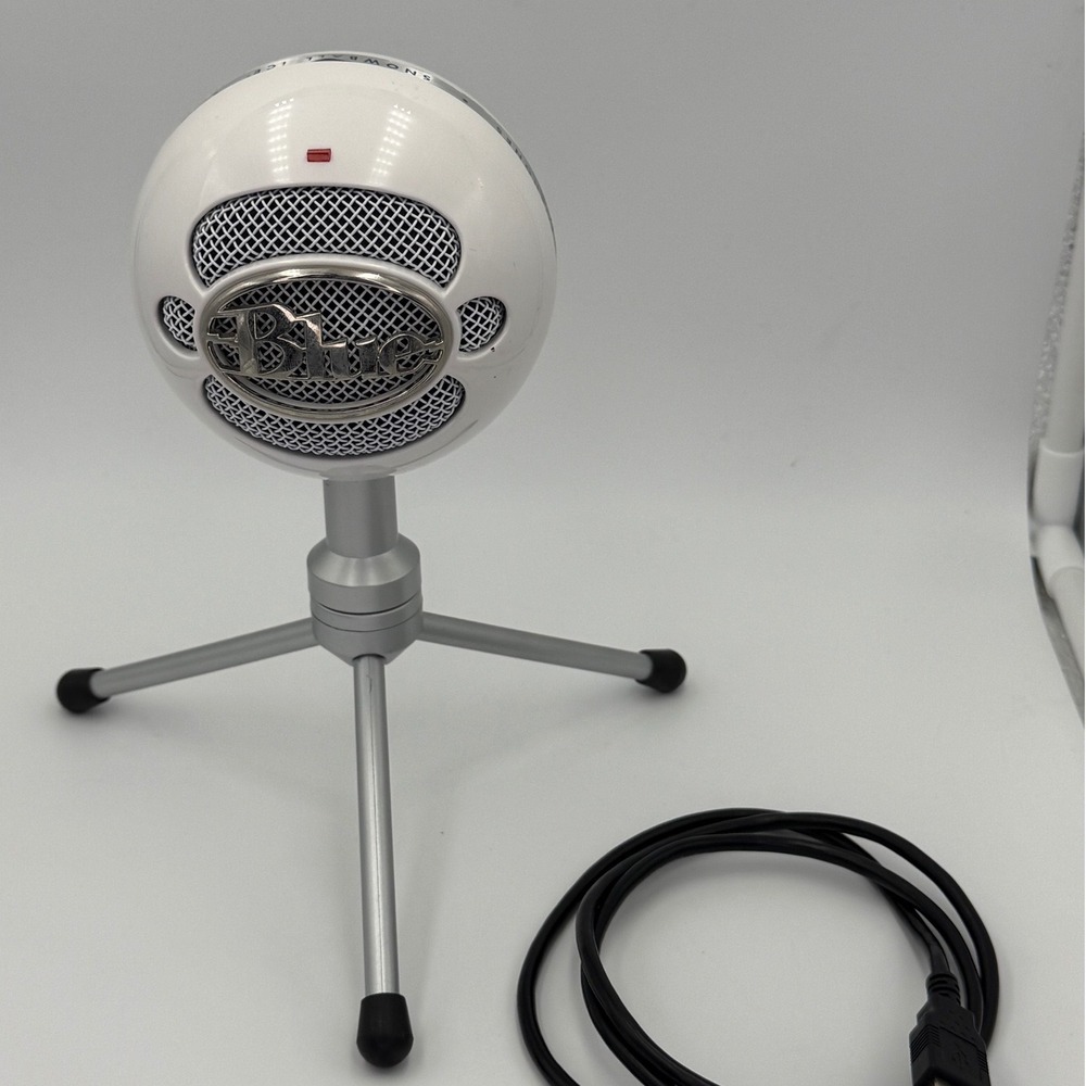 Blue Snowball iCE USB Condenser Microphone White with Tripod Stand and Cable